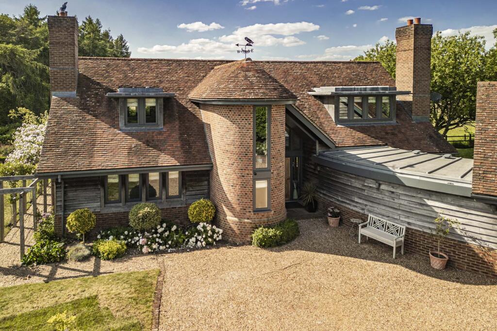 Bespoke Residence Set In The Chilterns