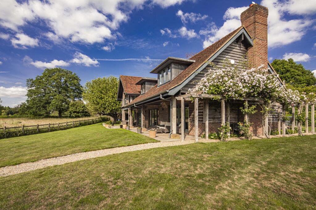 Bespoke Residence Set In The Chilterns